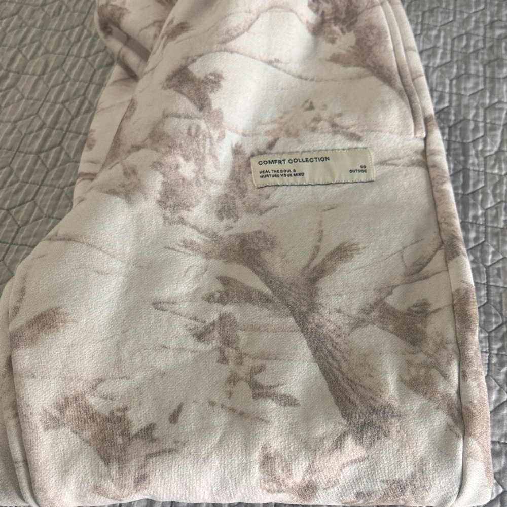 Comfort Collection Men's Beige Tie-Dye Joggers